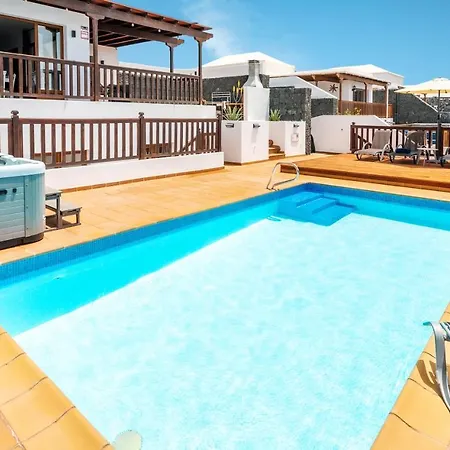 Villa Nina Hermosa *